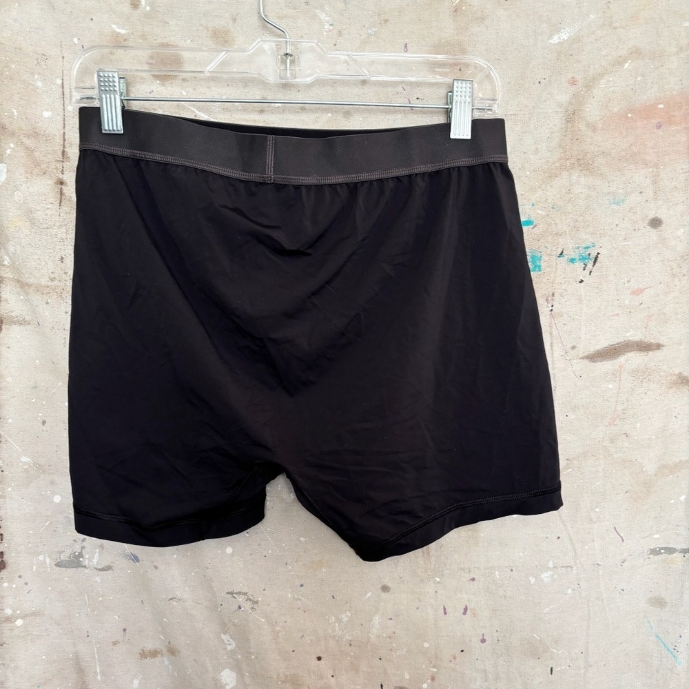 Lululemon License to Train Boxer *5" - Picture 2 of 4
